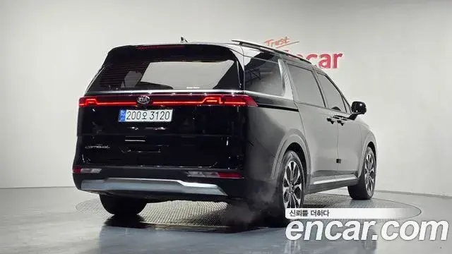 Kia Carnival 2021 — Photo 1/13