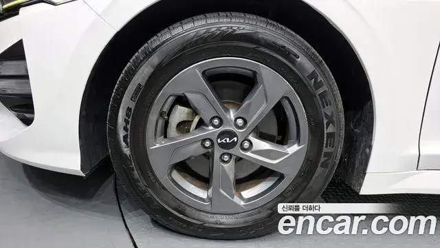 Kia K5 2023 — Şəkil 6/20