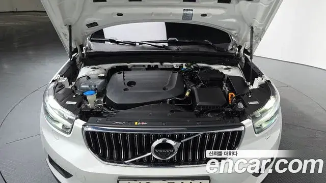 Volvo XC40 2020 — ფოტო 11/20