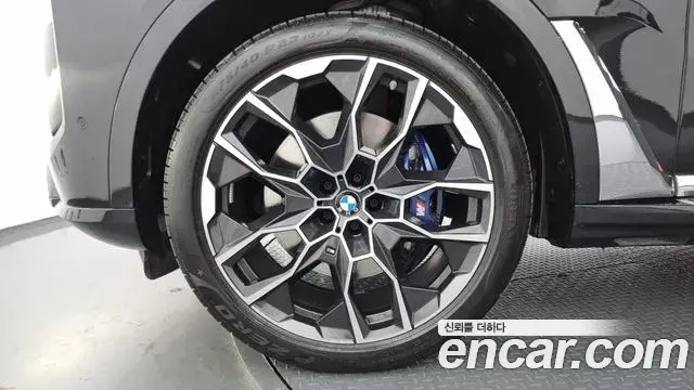 BMW X7 2023 — Photo 5/20