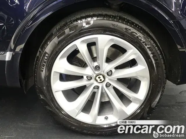 Bentley Bentayga 2020 — Şəkil 14/20