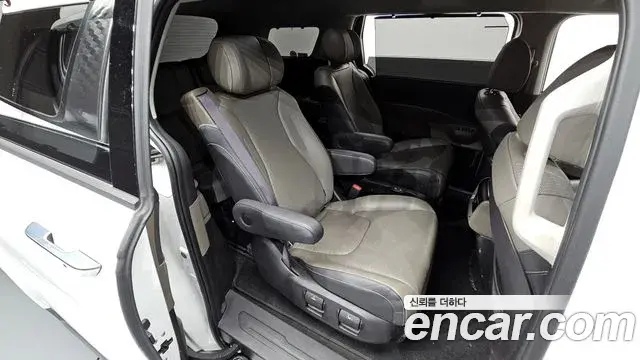 Kia Carnival 2024 — Photo 12/20