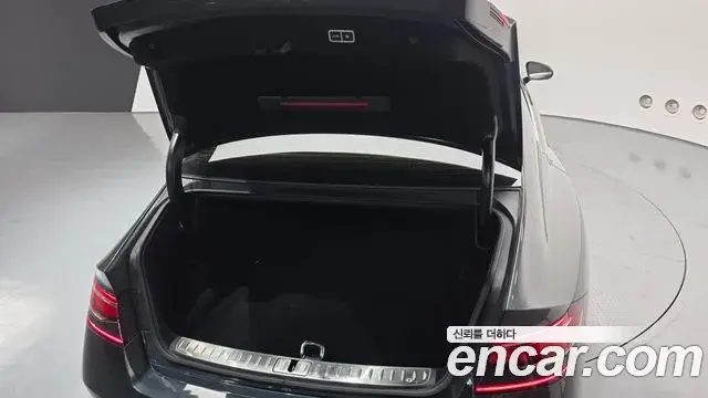 Genesis G90 2022 — Photo 20/20