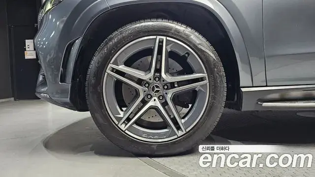 Mercedes-Benz GLS-Class 2020 — Photo 5/20