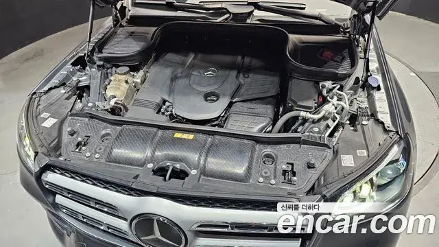 Mercedes-Benz GLS-Class 2020 — Photo 6/20
