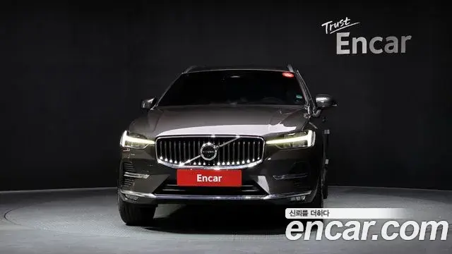 Volvo XC60 2022 — Photo 3/20