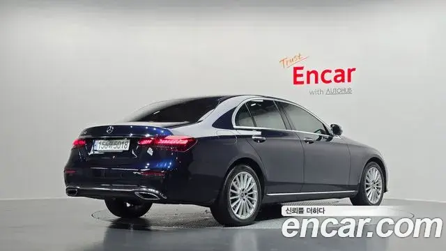 Mercedes-Benz E-Class 2022 — Фото 2/20