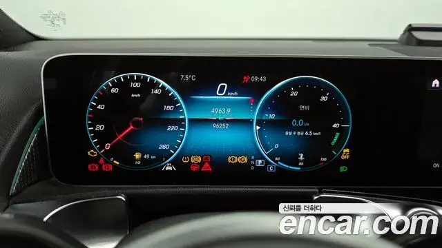 Mercedes-Benz GLB-Class 2020 — Фото 8/20
