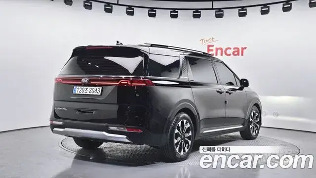 Kia Carnival 2021 — Photo 1/20