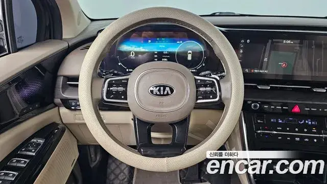 Kia Carnival 2021 — Photo 15/20