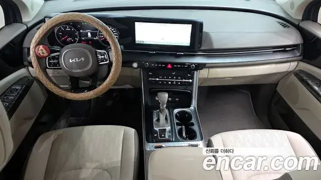 Kia Carnival 2021 — Photo 7/20
