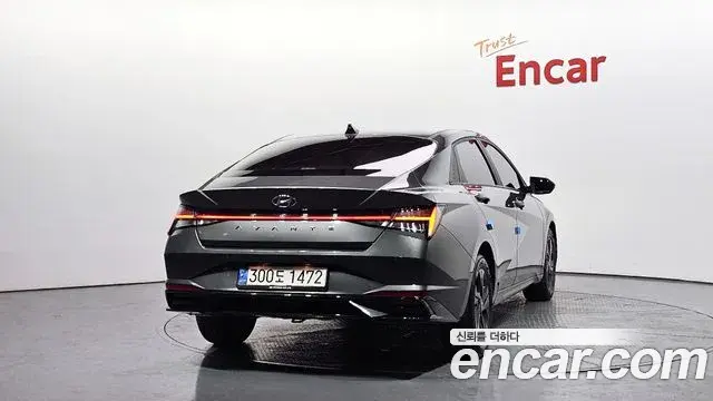 Hyundai The New Avante Hybrid 2022 — ფოტო 10/20