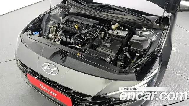 Hyundai The New Avante Hybrid 2022 — ფოტო 16/20