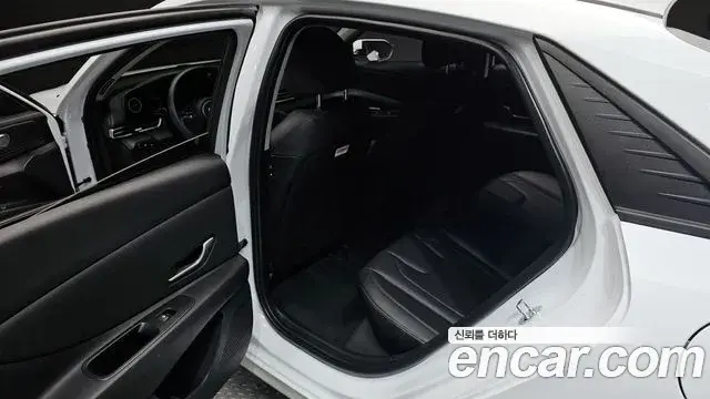 Hyundai The New Avante Hybrid 2023 — ფოტო 1/20