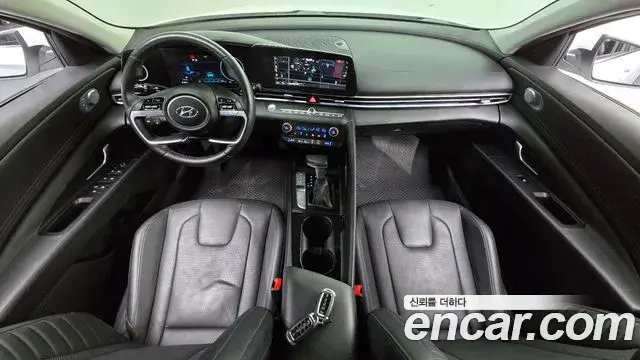 Hyundai The New Avante Hybrid 2020 — Photo 2/20