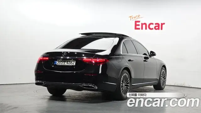 Mercedes-Benz S-Class 2022 — Photo 2/20
