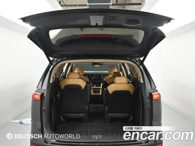 Kia Carnival 2021 — Şəkil 16/20