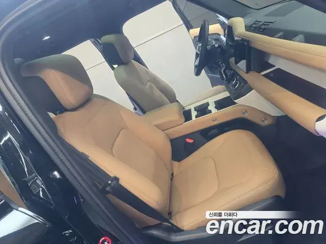Land Rover Defender 2025 — Photo 15/20