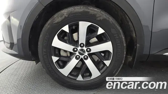 Kia Sorento 2022 — ფოტო 13/20