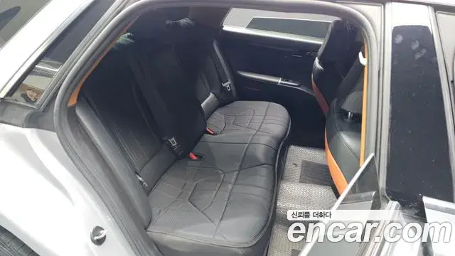 Hyundai Grandeur Hybrid 2023 — ფოტო 6/20