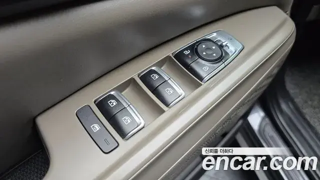 Kia Carnival 2024 — Photo 14/20