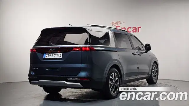 Kia Carnival 2021 — Фото 2/20