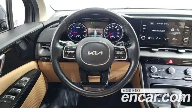 Kia Carnival 2021 — Фото 13/20
