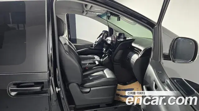 Hyundai Staria 2023 — Photo 11/20