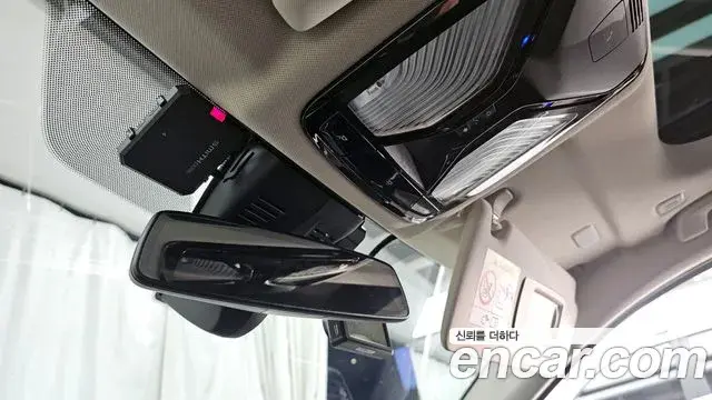 BMW 3 Series 2019 — Şəkil 25/35