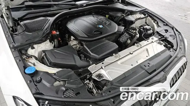 BMW 3 Series 2019 — Şəkil 24/35