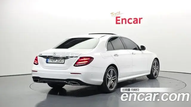 Mercedes-Benz E-Class 2019 — Фото 2/20
