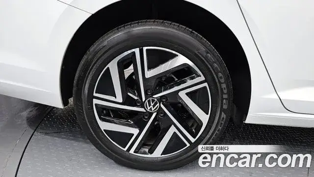 Volkswagen Jetta, 2024