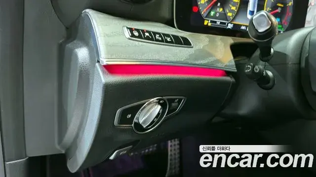 Mercedes-Benz CLS-Class 2020 — Photo 19/20