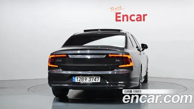 Volvo S90 2022 — Photo 13/20