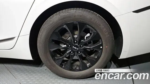 Kia K8 2025 — Şəkil 13/31
