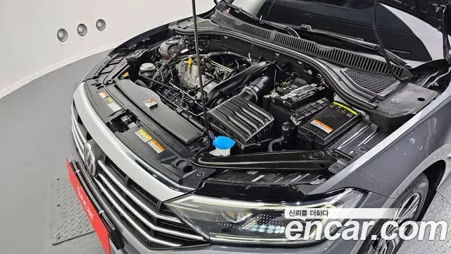 Volkswagen Jetta 2021 — ფოტო 21/34