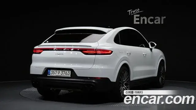 Porsche Cayenne 2020 — Photo 2/20