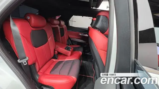 Genesis GV70 2025 — Photo 18/20