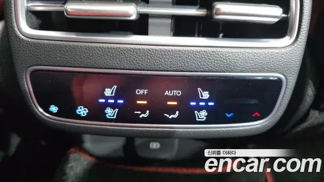 Genesis GV70 2025 — Photo 19/20