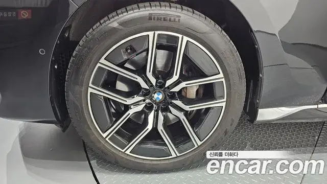 BMW 7 Series 2023 — Photo 5/20
