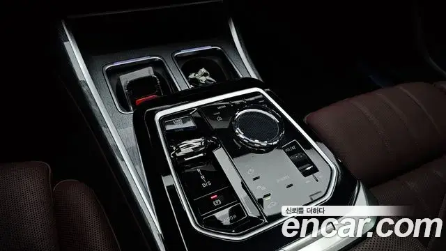 BMW 7 Series 2023 — Photo 9/20