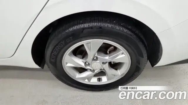 Hyundai The New Avante Hybrid 2022 — ფოტო 2/18