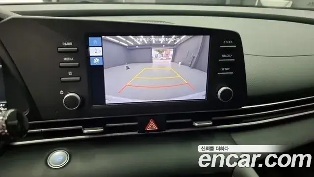 Hyundai The New Avante Hybrid 2022 — ფოტო 6/18