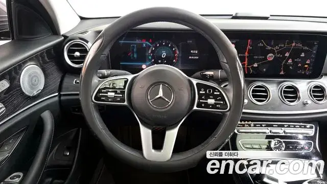 Mercedes-Benz E-Class 2019 — Фото 13/20