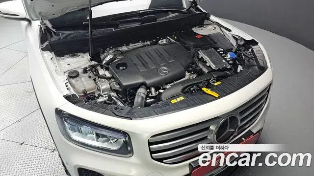 Mercedes-Benz GLB-Class 2024 — Photo 6/20