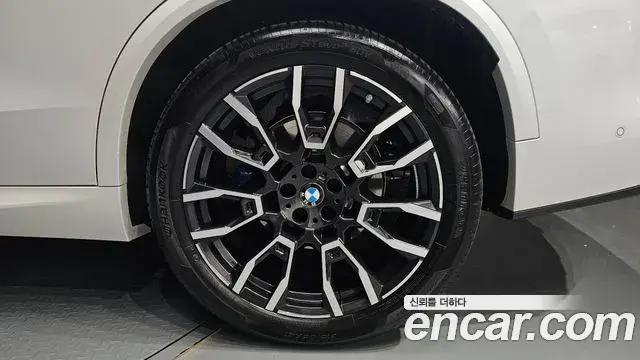 BMW X5 2025 — ფოტო 10/33
