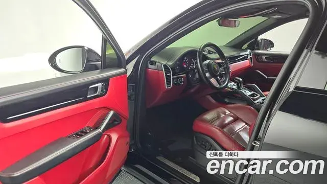 Porsche Cayenne 2023 — Photo 10/20
