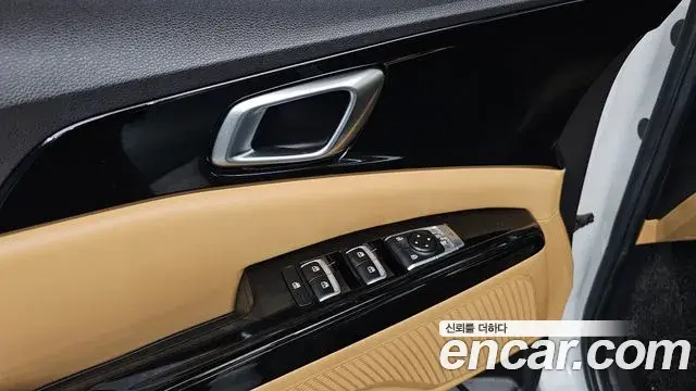 Kia Carnival 2020 — Фото 13/20