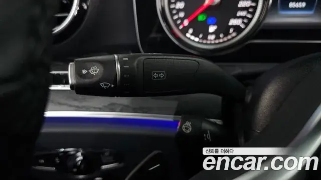 Mercedes-Benz E-Class 2019 — Photo 31/33