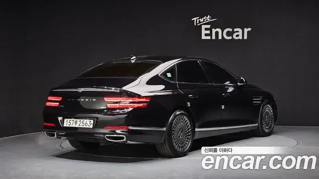 Genesis Electrified G80 2022 — Photo 2/20